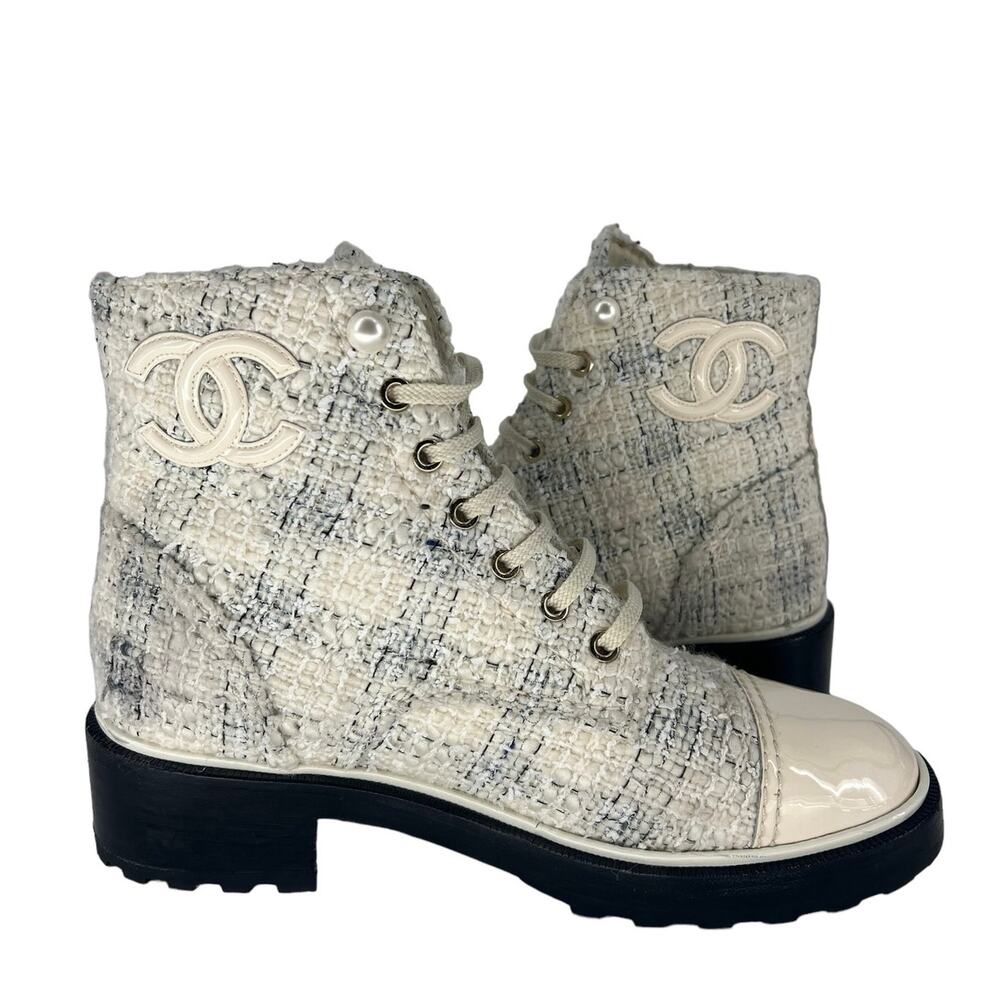 Chanel 2019 Tweed Interlocking CC Logo Cap Toe Combat Boots - Picture 3 of 16